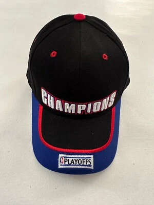 Boné de beisebol gráfico preto Champions Playoffs NBA tamanho único - Imagem 1 de 4