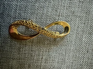 Vtg. Abstract Gold Tone Brooch Pin Modernist Infinity Career MCM Minimalist - Picture 1 of 5