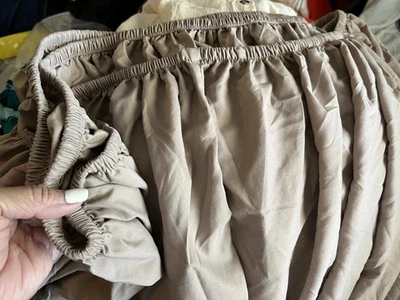 ROOM ESSENTIALS SUAVE TELA BEIGE SEDOSA CÓMODA LISA QUEEN SÁBANA AJUSTADA Foto 1 de 4