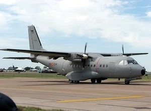 Modelo de madera de avión de transporte bimotor de mediano alcance casa cn-235 envío gratuito - Imagen 1 de 1