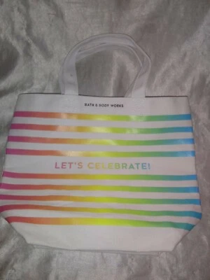 BATH & BODY WORKS ПОЗВОЛЯЕТ ПРАЗДНОВАТЬ RAINBOW ПОЛОСКИ ХОЛСТ СУМКА С КОРОТКИМИ РУЧКАМИ МАЛЕНЬКИЙ - Изображение 1 из 4