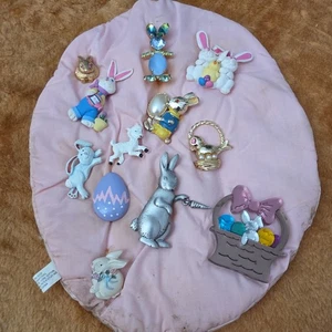 Vintage Christmas Pin Brooch Lot - Picture 1 of 5