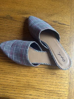 Zapatos planos sin cordones a cuadros talla 7 Qupid para mujer negros blancos rojos Foto 1 de 4