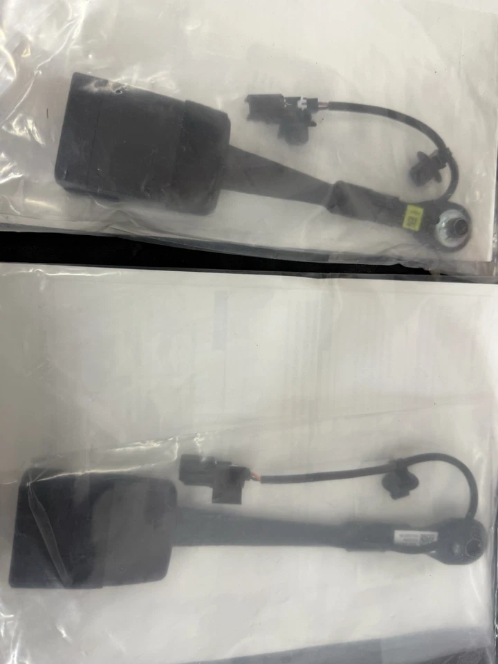 2024-25 CHEVROLET TRAX ПЕРЕДНЕЕ СИДЕНЬЕ ПРЯЖКА - СЛЕВА - СПРАВА НОВЫЙ OEM GM - Изображение 1 из 2