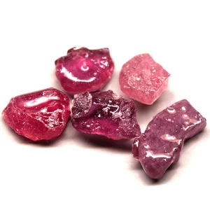 28.20Ct. Natural Gemstone Ruby Rough Pinkish Red Color Mine Mozambique Sparkling - Picture 1 of 7