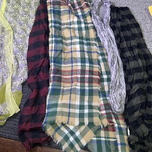 Scarf Lot - Picture 1 of 6