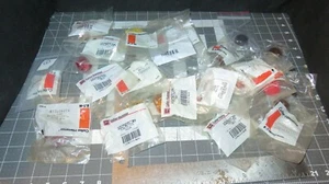 Lentes, tirones, palancas, perillas, luces piloto y accesorios Cutler-Hammer Prest - Imagen 1 de 274