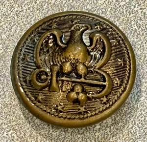 Vintage US Navy Button Eagle Facing Right Perched On Horizontal Anchor 7/8” OD - Picture 1 of 2