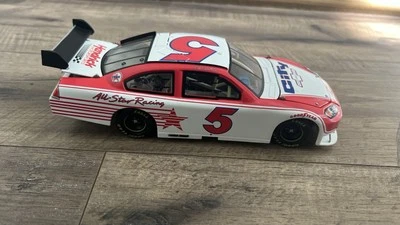 Kyle Busch #5 City Chevrolet 2009 Impala SS Diecast Hendrick Motorsports Action - Image 1 of 4