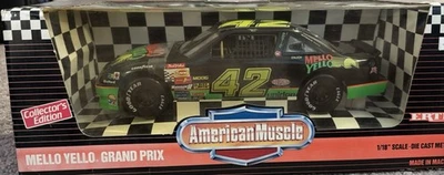 AMERICAN MUSCLE KYLE PETTY ESCALA 1/18" DIECAST - MELLO YELLO PONTIAC GRAND PRIX Foto 1 de 2