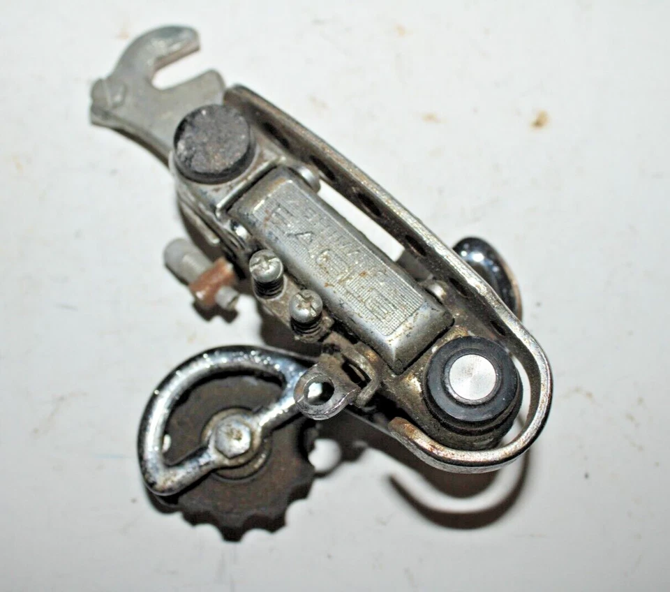 Shimano Eagle Vintage Rear Derailleur Medium Reach Silver 5 SPD Road USA Shipper - Image 1 of 4