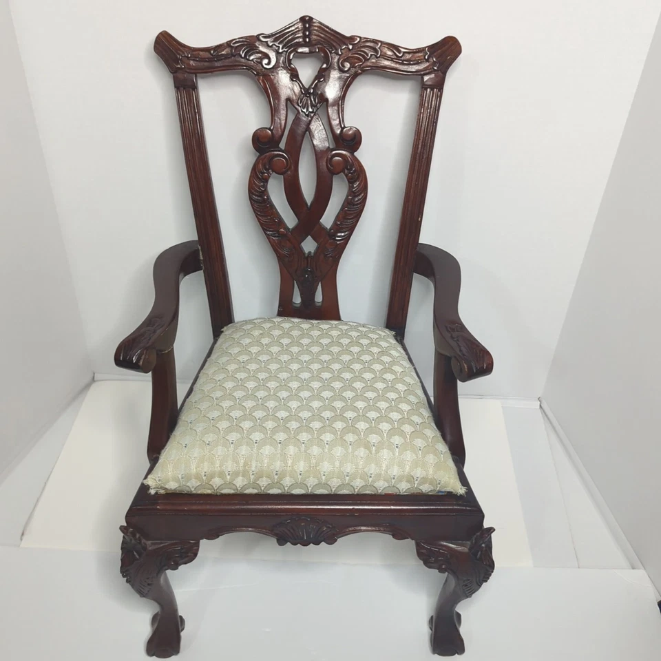 Antigua silla victoriana tamaño niño muñeca Chippendale vendedor muestra Foto 1 de 4