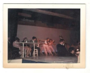 Foto Polaroid vintage niñas en baile recital años 70 arte encontrado DST82 - Imagen 1 de 1