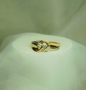 14kt white/yellow Gold Diamond Ring 0.09ct. Size 9.75