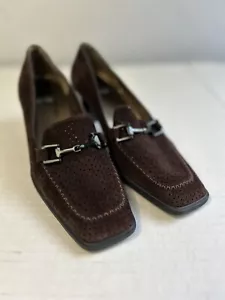 Womens Stuart Weitzman Horse Bit Pumps 8 N Brown Perforated Suede Heel Shoes - Picture 1 of 12