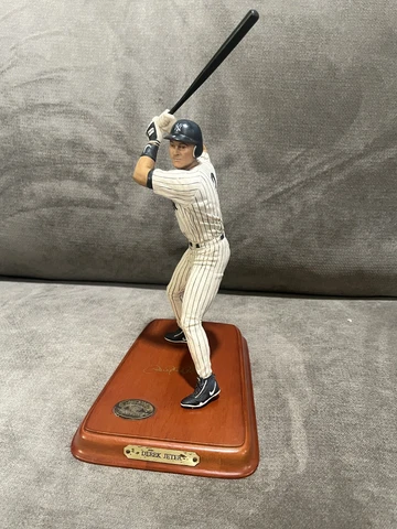 Derek Jeter Danbury Mint New York Yankees Replica Model Statue Figure Figurine Cover