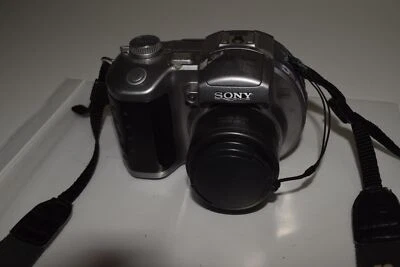 SONY CD MAVICA DIGITAL CAMERA MVC-CD400 (TRQ72) - Image 1 of 3