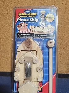 Lowe’s Costruisci e Coltiva Nave Pirata in Legno Fabbrica Sigillata - Foto 1 di 2