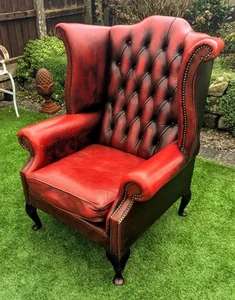 Excelente sillón Chesterfield vintage de cuero sangre de buey con respaldo de ala entrega disponible - Imagen 1 de 10
