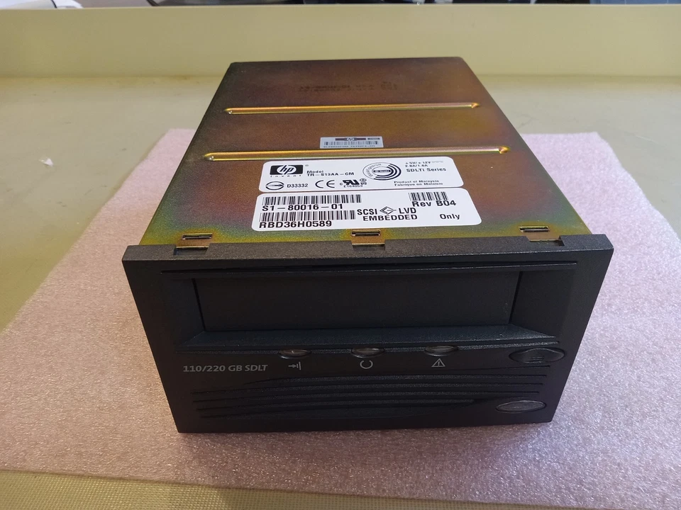 UNIDAD DE CINTA HP 110/220GB SDLT SCSI LVD/SE 203919-006 TR-S13AA-CM Foto 1 de 4