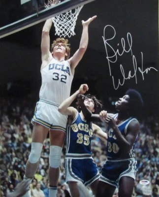 Foto 16x20 firmada/autografiada por Bill Walton de la corte UCLA PSA/DNA 194500 Foto 1 de 3