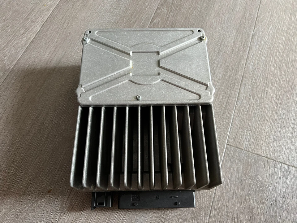 AMPLIFICADOR ESTÉREO HARMAN BECKER MERCEDES ML320 ML350 ML500 R350 R500 2006-2008 Foto 1 de 4