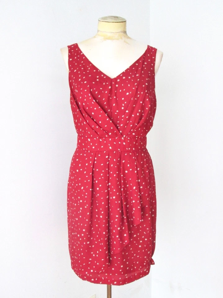 BCBGeneration Rojo Sedoso Poli Abstracto Lunares Sin Mangas Cambio Profundo V Vestido 10 Foto 1 de 4