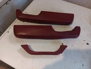 Ford Ranger Bronco II 1983-88 reposabrazos de puerta de pasajero y conductor y manija de techo rojo - Imagen 1 de 16