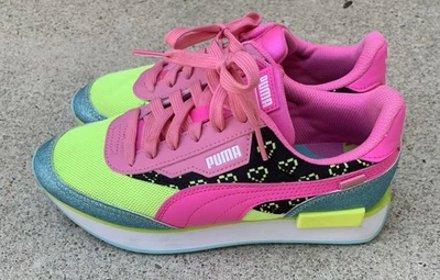 Puma x L.O.L. Zapatilla deportiva Surprise Future Rider para niña 5C zapatos 385076-01 rosa DayGl Foto 1 de 4