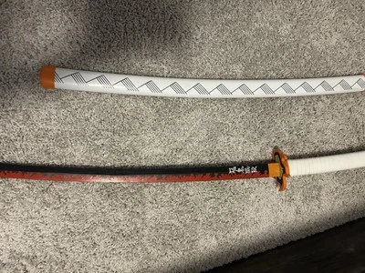 Espada Rengoku de bambú 104 cm/41 pulgadas, Foto 1 de 4