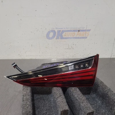 Luz trasera Lexus Es350 19 2019 montada en la cubierta pasajero derecho  Foto 1 de 4
