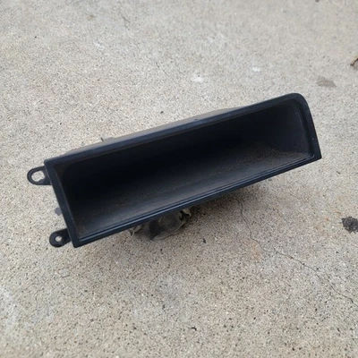 Volvo 240 Cubby tablero superior 1982-1993 raro bonito 242 244 245 1259505 bandeja radio equipo original Foto 1 de 4