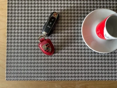 PORSCHE 50th HOUNDSTOOTH STYLE PLACEMATS(Set of 4) WOVEN VINYL Chilewich style - Image 1 of 4