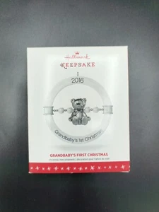 Hallmark Keepsake - 2016 Grandbaby's 1st Christmas Ornament - Picture 1 of 4