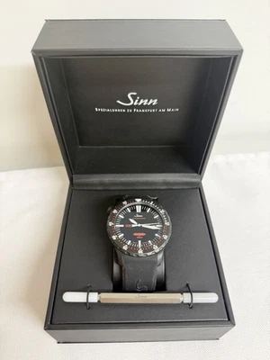 Sinn relojes especiales UX S (Schwartz) GSG 9 (EZM 2B) - Tegiment Case - Hydro Oil Foto 1 de 4