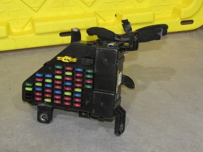 2005-2009 Hyundai Tucson OEM interior fuse panel box 05 06 07 08 09 - Image 1 of 4
