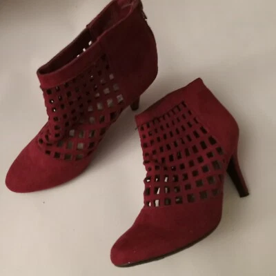 Impo женщин лодыжки загрузки 3 каблука красный ткани искусственной замши молнии Stiletto ботинок размер 7 M - Изображение 1 из 4