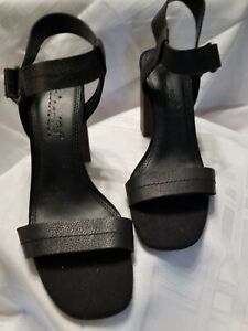 Splendid Shoes Black Chunky Heeled, Ankle Strap Open Toe Sandals Women's Sz 7M