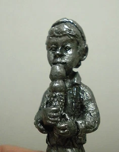 Michael Ricker Zinnfigur Junge mit Eistüte 3-3/4" groß -- NEUWERTIG - Bild 1 von 6