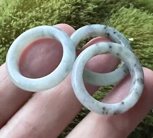 TALLA 7.75NATURAL MYANMAR GRADO A Conjunto de Flores Grises En Anillo Jade Color Verde Claro - Imagen 1 de 1