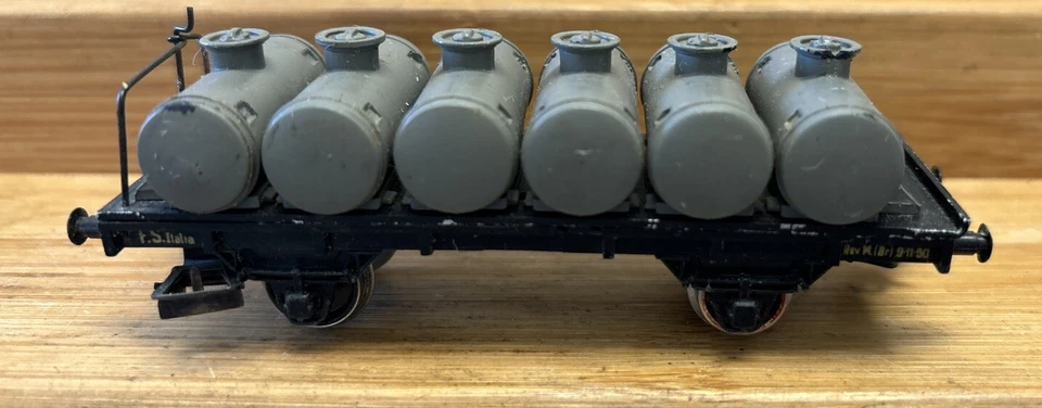 Rivarossi Tank Truck M.6 Querliegenden Tanks And Federpuffern D. FS Italia - Image 1 of 4