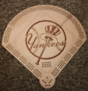 NEW MLB NEW YORK YANKEES Cribbage Board - Picture 1 of 4