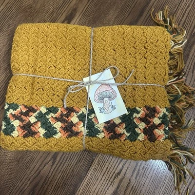 Manta de ganchillo afgana de colección años 70 75 x 47 amarillo mostaza marrón sofá retro Foto 1 de 4