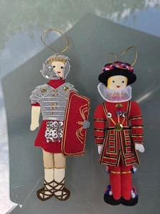 2 Vintage Souvenir Ornaments, 1 Knight, 1 Yeoman Beefeater - Picture 1 of 4