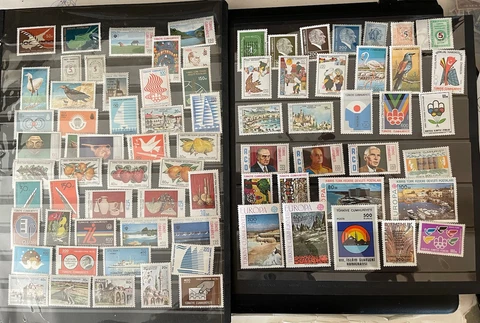80 MNH Turkey Stamps From Mid 1970s, Including Souvenir Sheet Cover