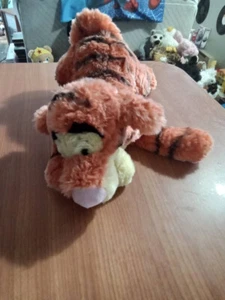 Disney Store Winnie the Pooh 14" TIGGER Plush - Picture 1 of 1