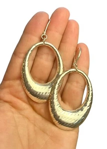 Silver Toned Metal Oval Textured Dangle Leverback Earrings 2.5 Inches Long 10.2g - Picture 1 of 7