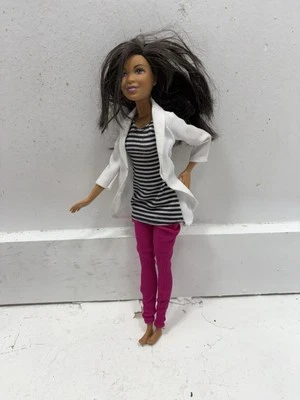 Boneca Barbie dentista morena Mattel 2015 - Imagem 1 de 4