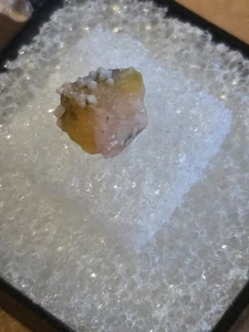 Seltenes Fresnoit Exemplar - Bild 1 von 3