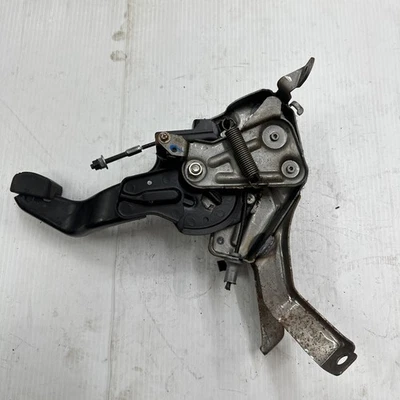 Conjunto de pedal de freno de estacionamiento de emergencia Toyota Tundra 2000-2006 OEM P8611b229 Foto 1 de 4